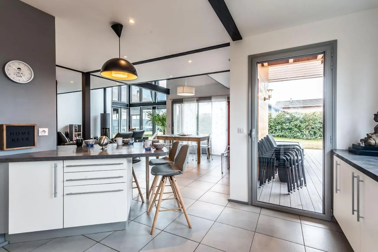 Apartment Villa Tout Confort - Piscine - Montagnes - Lac - Parking Armoy France