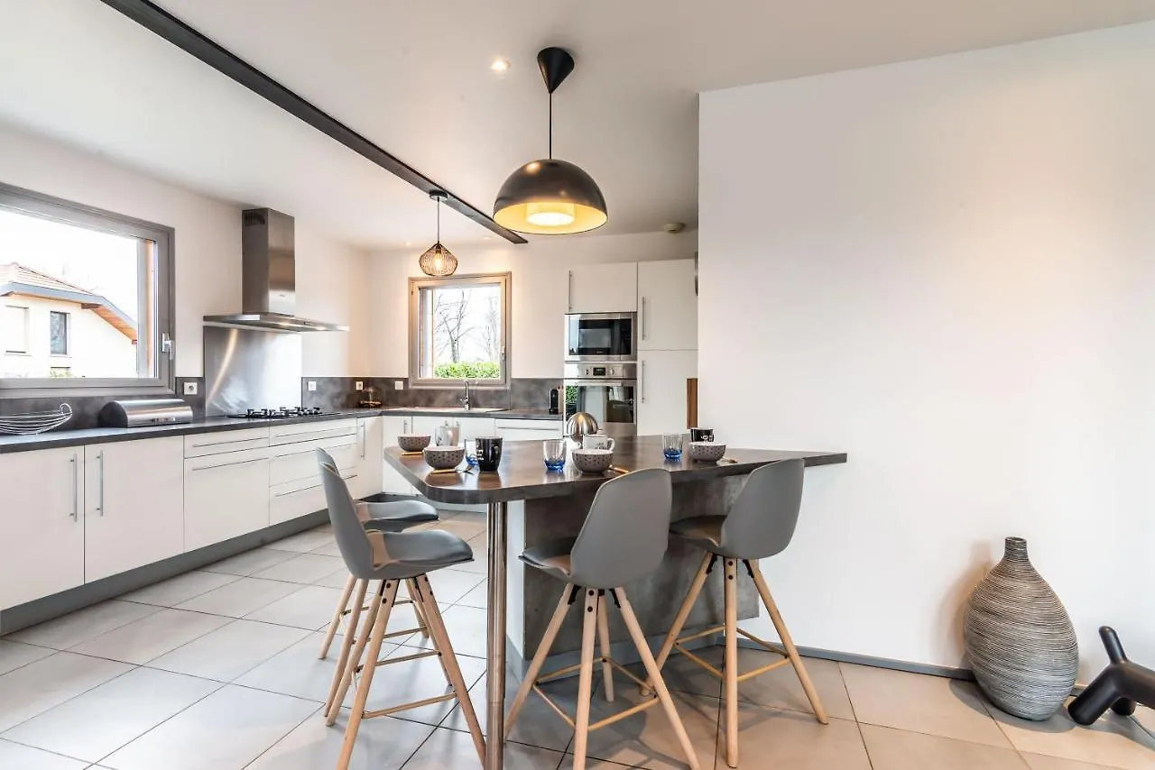 Villa Tout Confort - Piscine - Montagnes - Lac - Parking Armoy Apartment